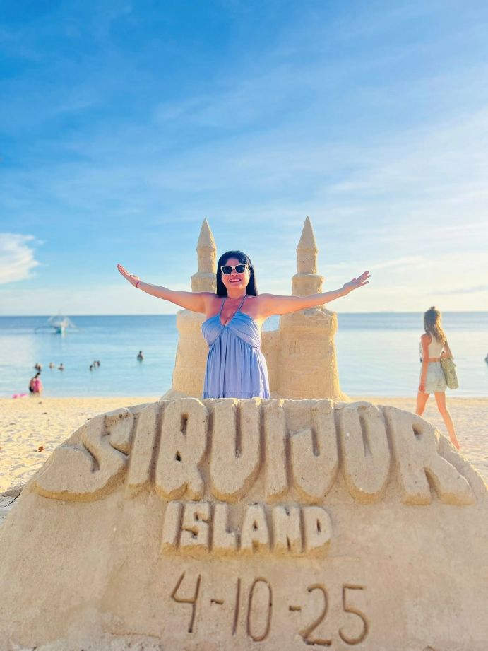 Siquijor coastline and tropical island atmosphere
